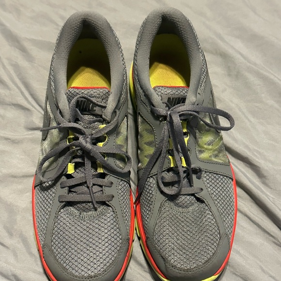 Nike Dual Fusion Gray and Yellow Sneakers with Red Trim - Picture 1 of 8